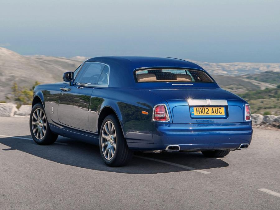  Rolls-Royce Phantom Coupe 2012 года  (фото 17 из 34)